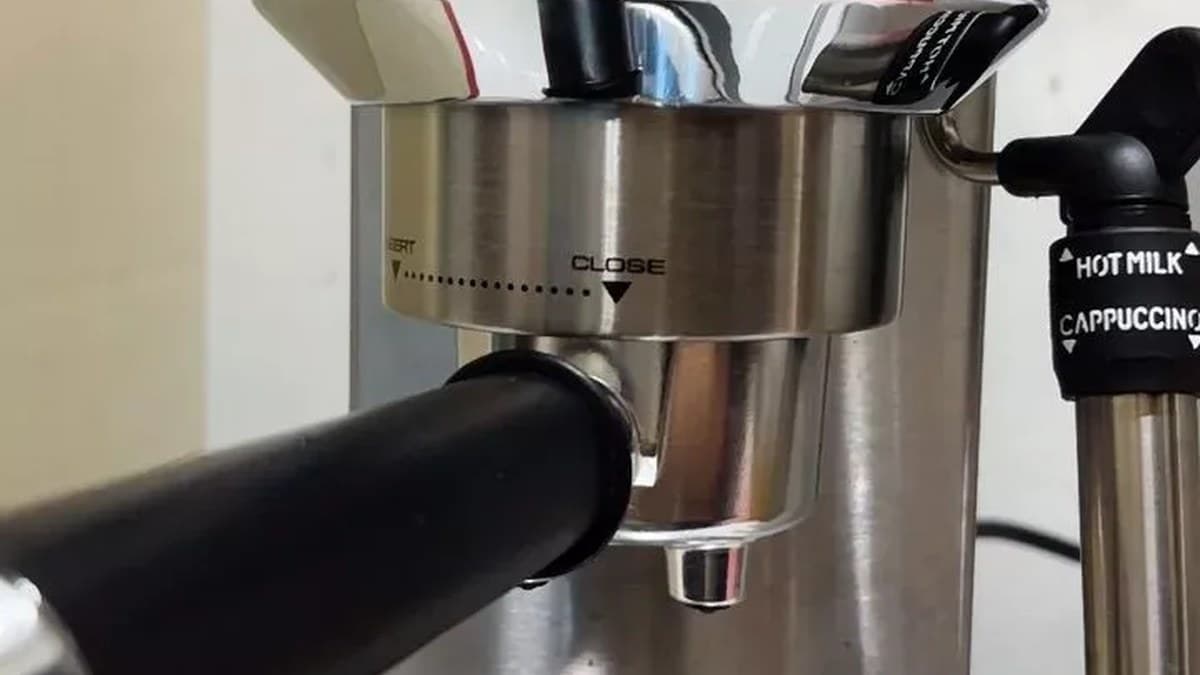 Cover Image for Review De'Longhi Dedica EC685M: Mesin Espresso Kecik Tapi Cun Gila