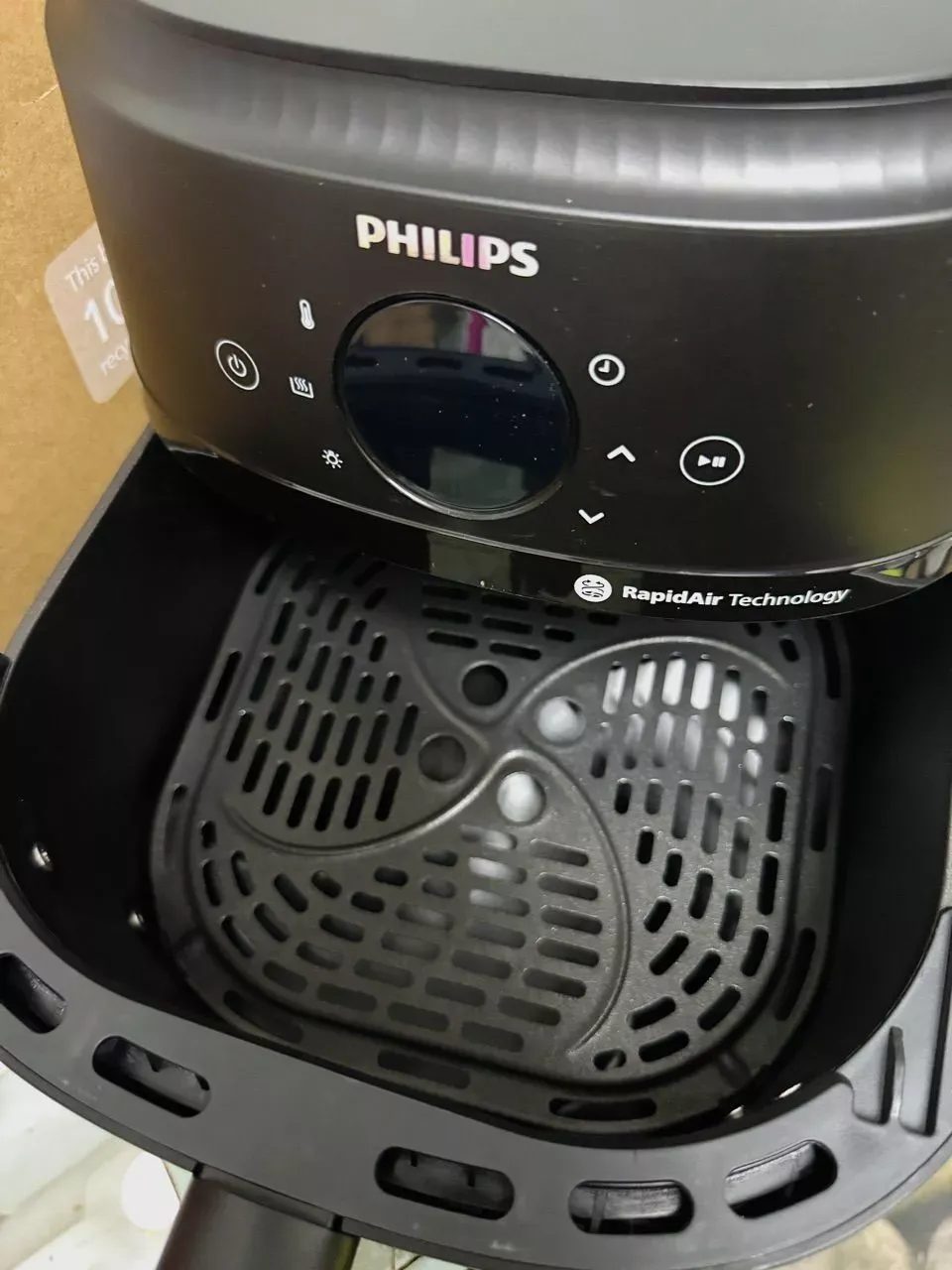 Reka bentuk Philips Airfryer NA231