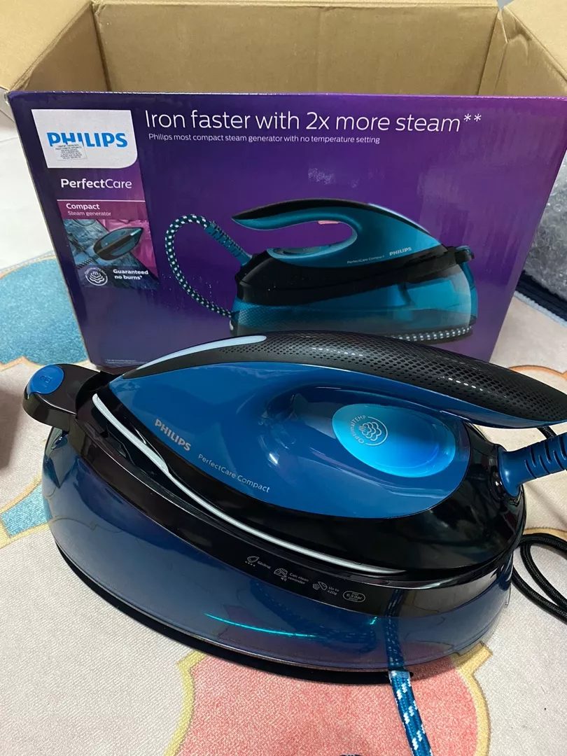 Philips PSG4020/20 di depan kotak asal selepas dibuka