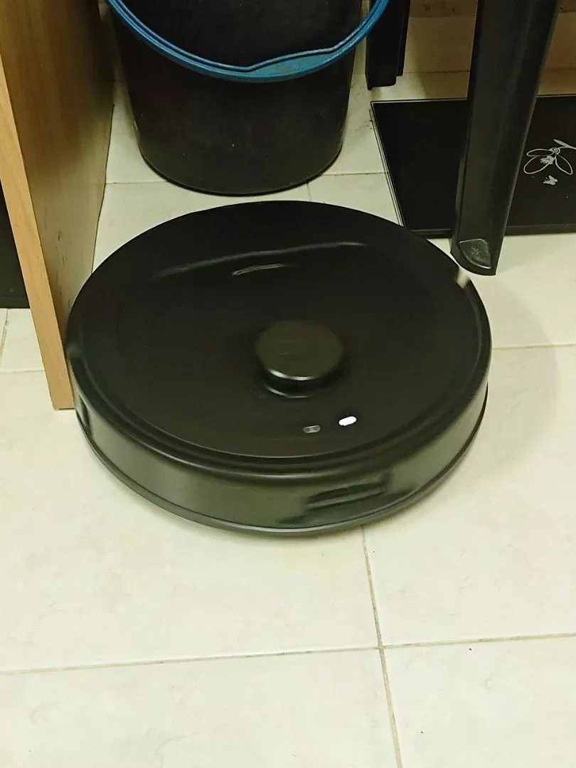Roborock QR 798 di ruang tamu